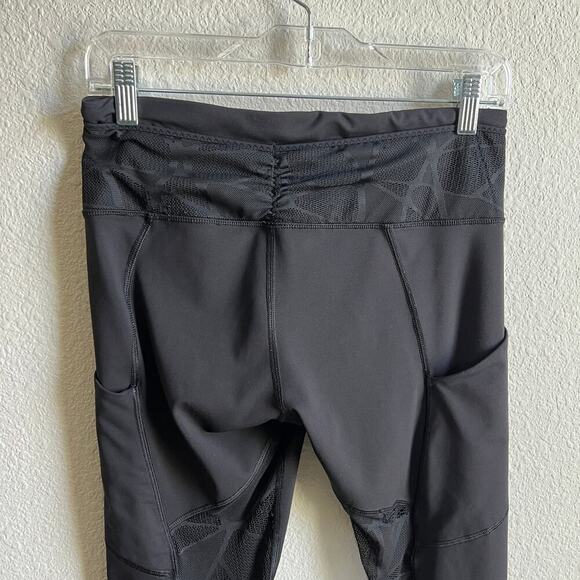 Lululemon Black Mesh Cropped Leggings Women's 8 Mid Rise Pockets Gym Workout - Picture 4 of 8
